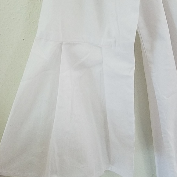 🆕️  No Comment Embroidered Belle Sleeve Top - Picture 6 of 6